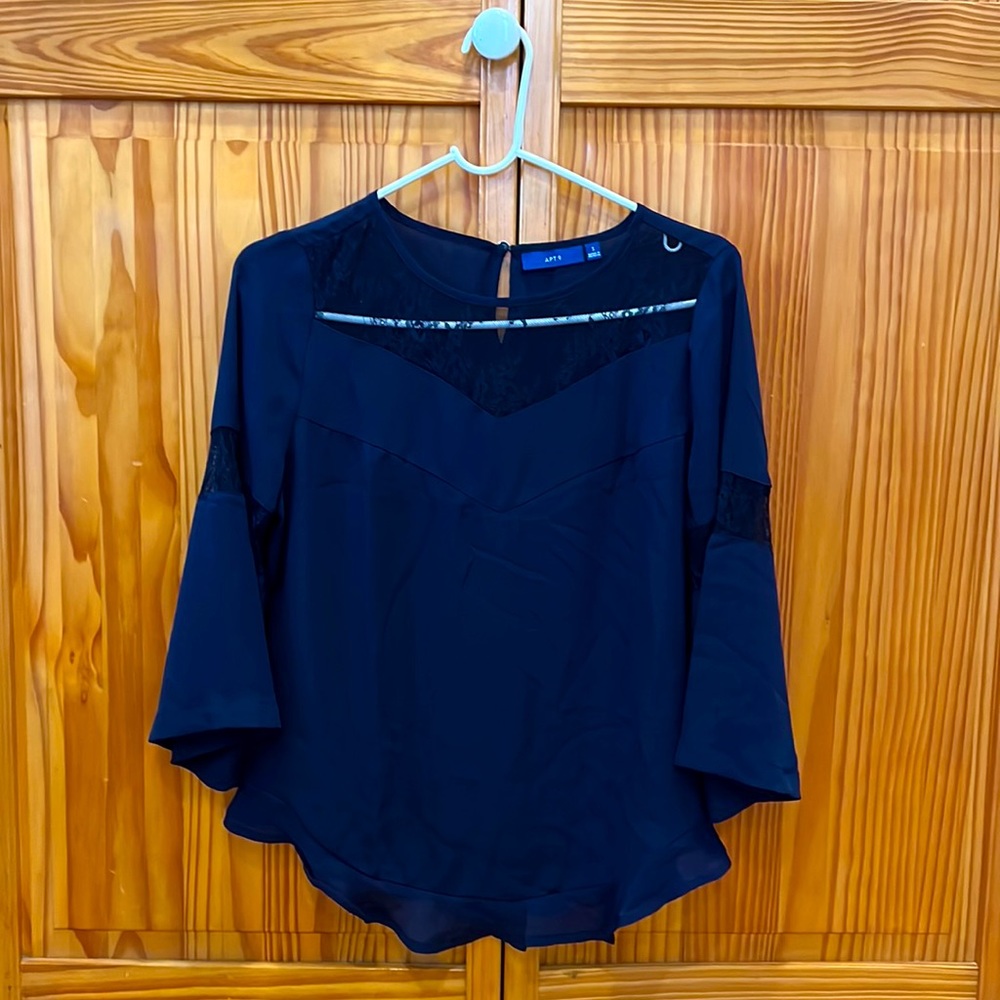 Lightly wore Apt. 9 Top with Lace